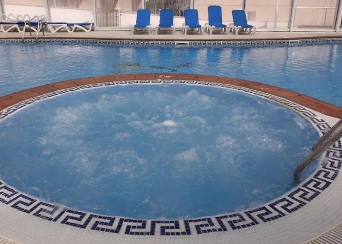 Üdülőközpont Sirenas 2*